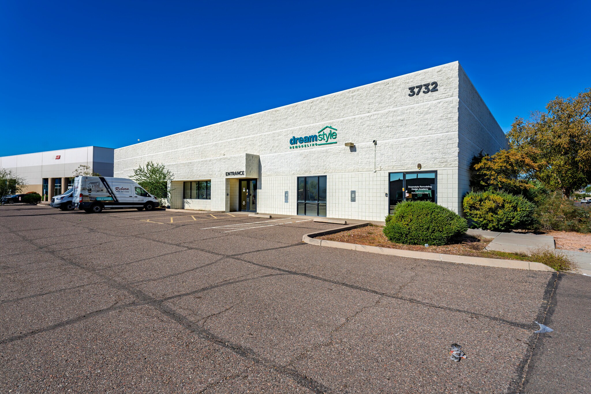 3732 E University Dr, Phoenix, AZ à vendre Photo du bâtiment- Image 1 de 9