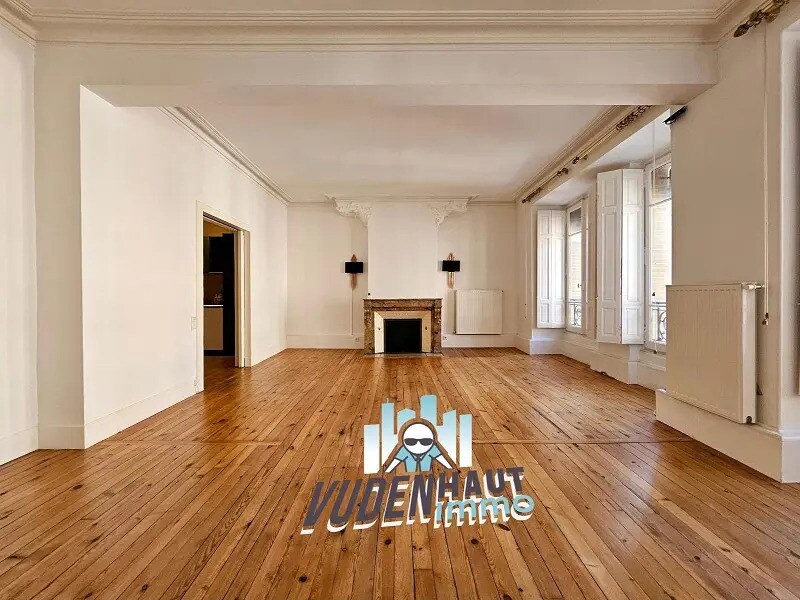 Office in Toulouse for lease Interior Photo- Image 1 of 10