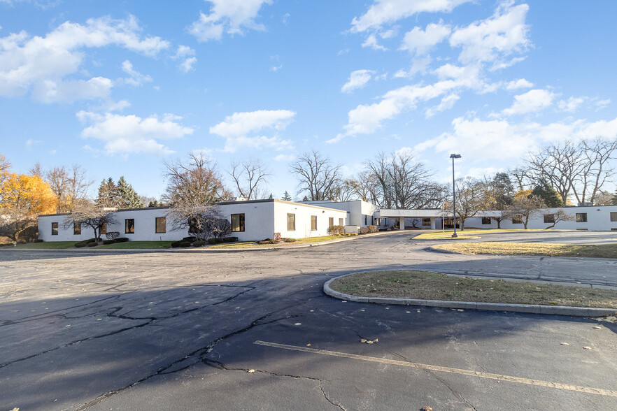 3000 E Ridge Rd, Rochester, NY for lease - Building Photo - Image 3 of 32