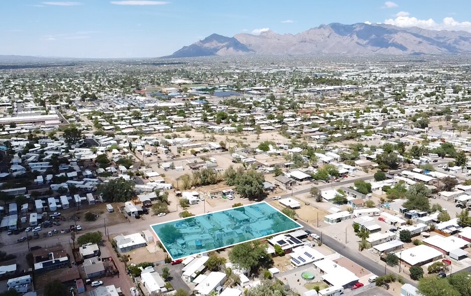1701 W Higgins Ln, Tucson, AZ à vendre - Photo du bâtiment - Image 1 de 13
