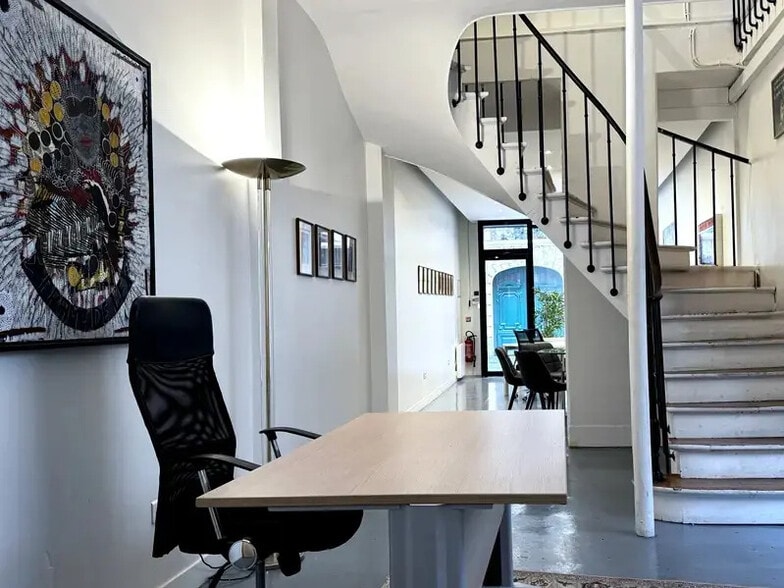 Bureau dans Paris à louer - Photo du bâtiment - Image 3 de 7