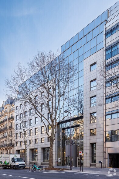 8-10 Avenue Ledru-Rollin, Paris à louer - Photo du bâtiment - Image 3 de 6