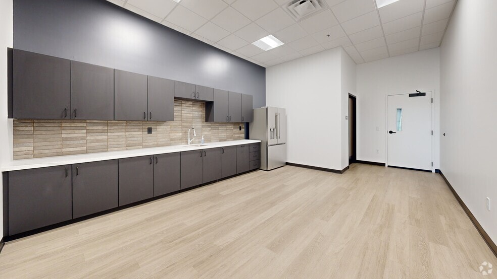 2415-2335 W Corporate Center Dr, Phoenix, AZ for lease - Matterport 3D Scan - Image 2 of 15