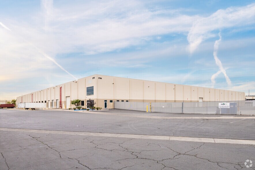 610 N Gilbert St, Fullerton, CA for lease - Building Photo - Image 2 of 5