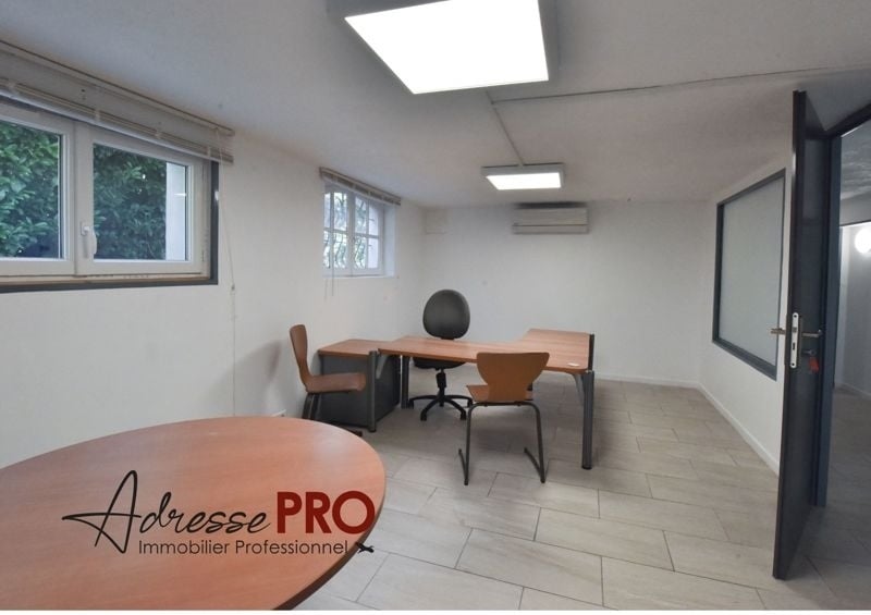 Retail in Pessac for sale - Interior Photo - Image 2 of 2