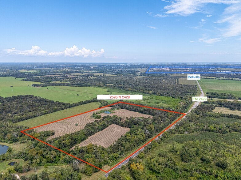 2602 N Fm 2429, Bellville, TX à vendre - Photo du bâtiment - Image 2 de 34