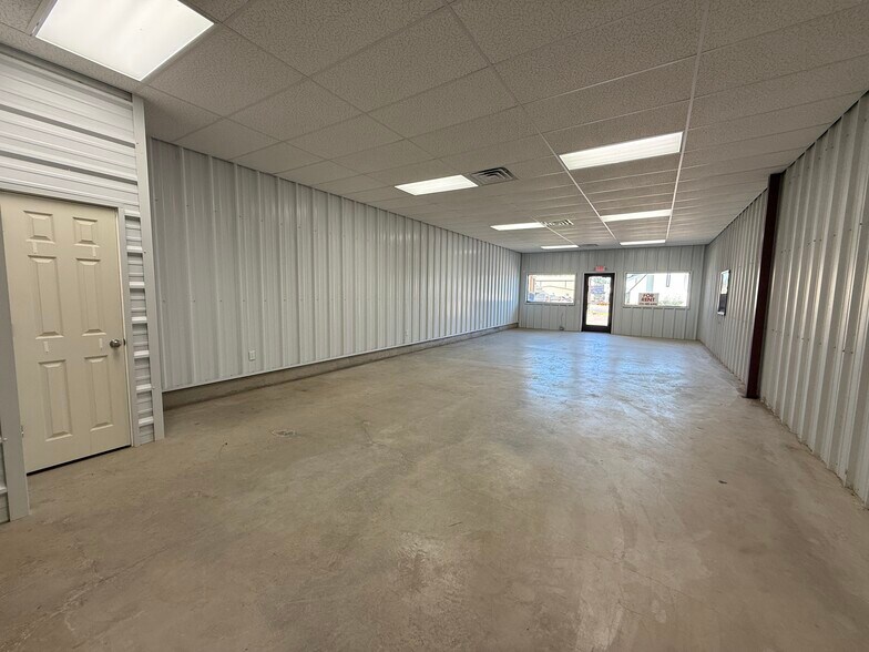204 S Walnut St, Hico, TX for lease - Building Photo - Image 3 of 5