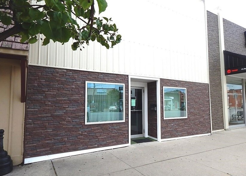 125 N Fulton St, Wauseon, OH à vendre - Photo du bâtiment - Image 2 de 6