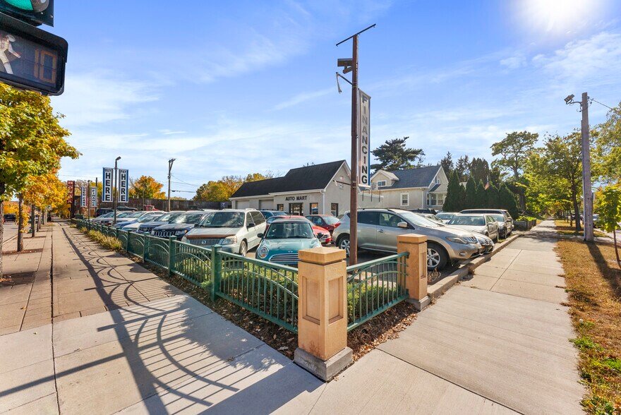 4201 E Lake St, Minneapolis, MN à vendre - Photo du bâtiment - Image 1 de 28