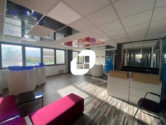 More details for 9 Chaussée Jules César, Osny - Office for Lease