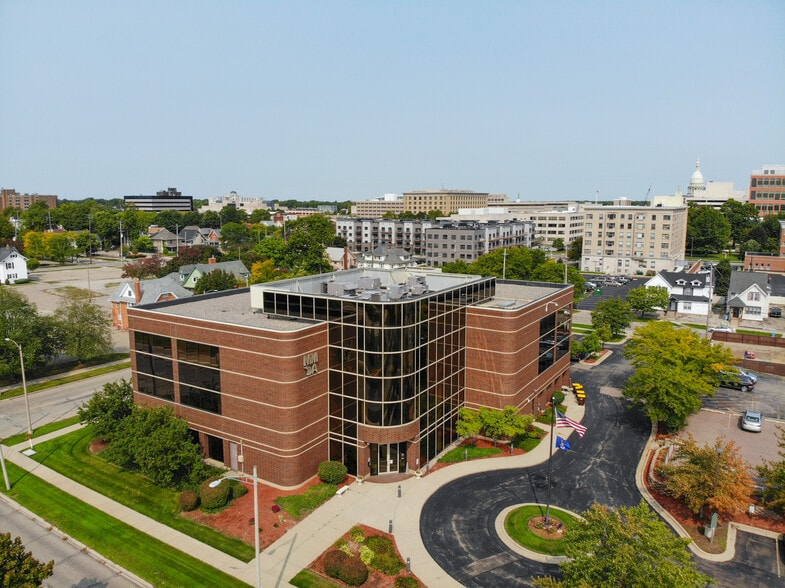 620 S Capitol Ave, Lansing, MI à louer - Photo du bâtiment - Image 2 de 2