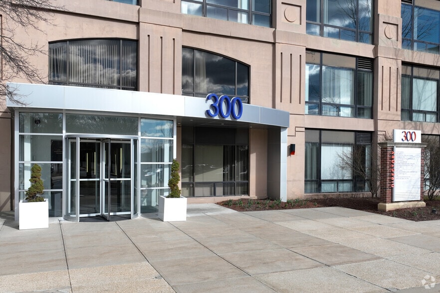 300 Brickstone Sq, Andover, MA for lease - Building Photo - Image 3 of 10