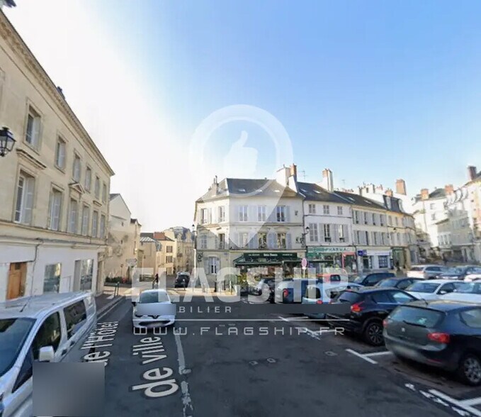 Commerce de détail dans Pontoise à louer - Photo du bâtiment - Image 2 de 3