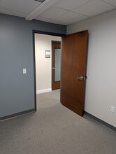 801 W Bay Dr, Largo, FL à louer Photo intérieure- Image 2 de 12