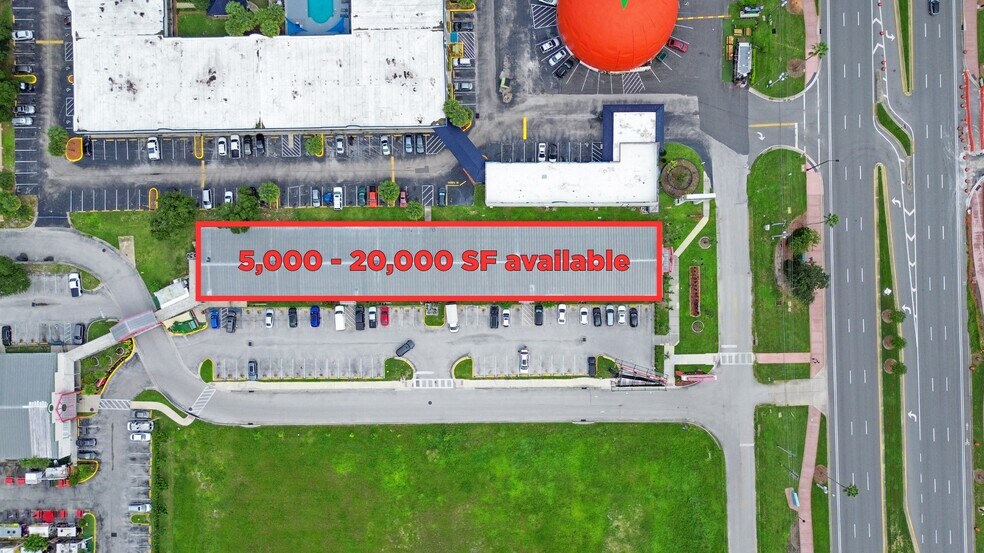 5403 W Irlo Bronson Memorial Hwy, Kissimmee, FL à louer - Photo du bâtiment - Image 3 de 8