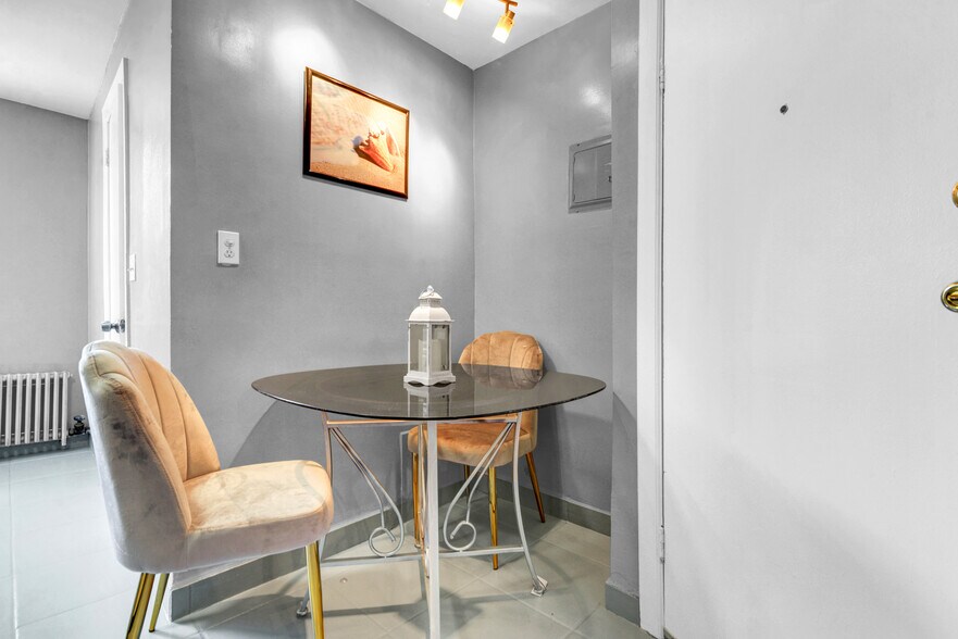 180 Sumpter St, Brooklyn, NY à vendre - Photo intérieure - Image 2 de 15