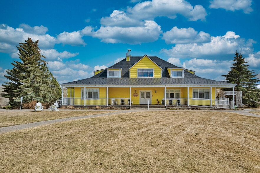 111 Severn Av, Rosebud, AB for sale - Primary Photo - Image 1 of 16