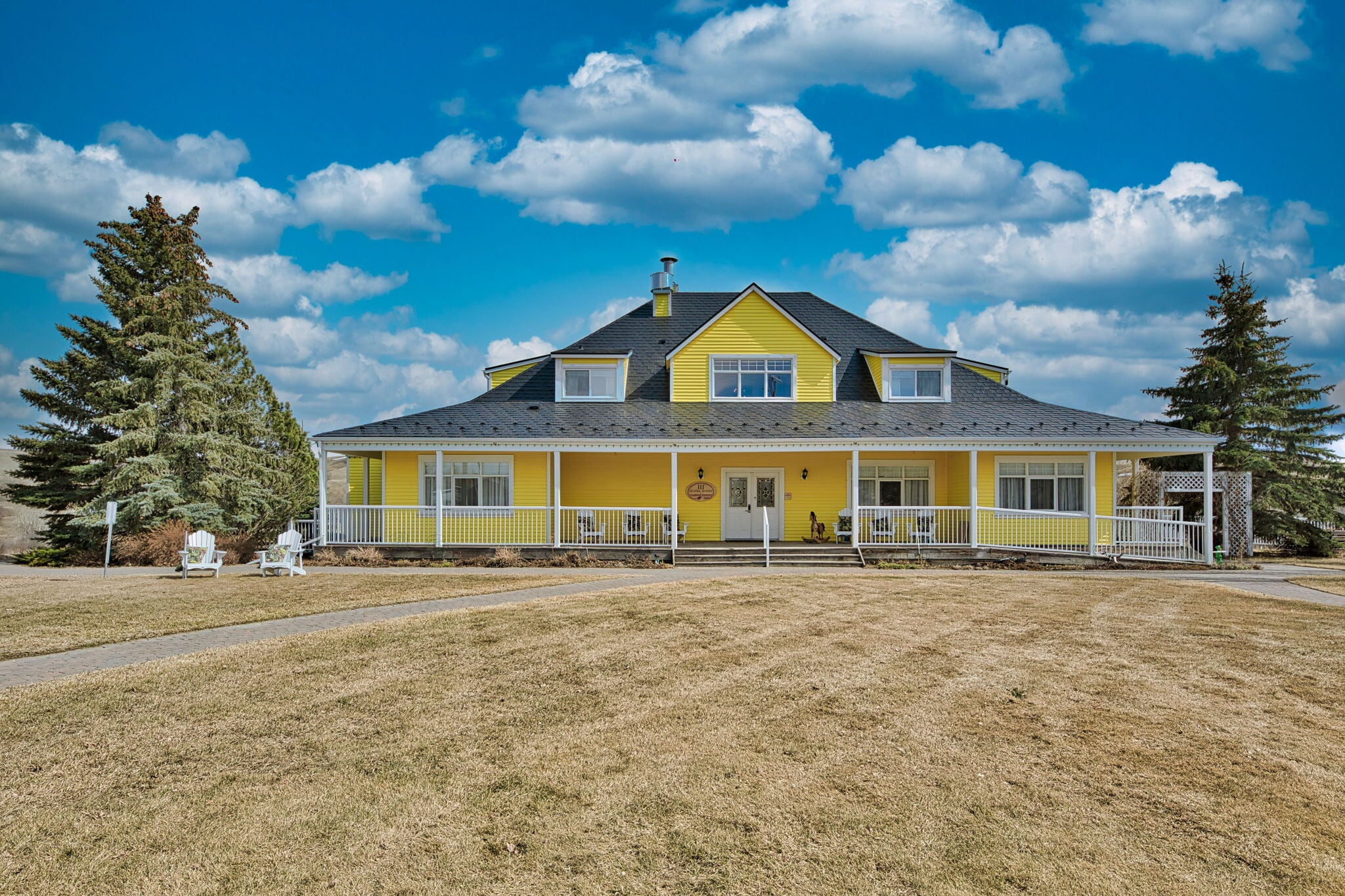 111 Severn Av, Rosebud, AB for sale Primary Photo- Image 1 of 17