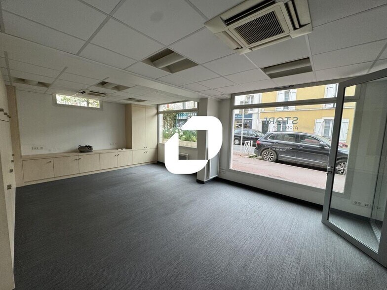 Bureau dans Montrouge à louer - Photo intérieure - Image 2 de 13