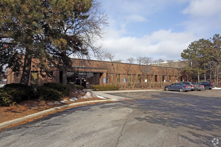 3311-3333 N Kennicott Ave, Arlington Heights, IL à vendre - Photo du bâtiment - Image 1 de 5