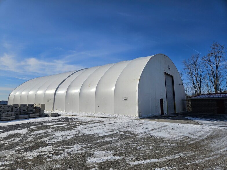 32 Clark St, Greensburg, PA à louer - Photo du bâtiment - Image 2 de 7