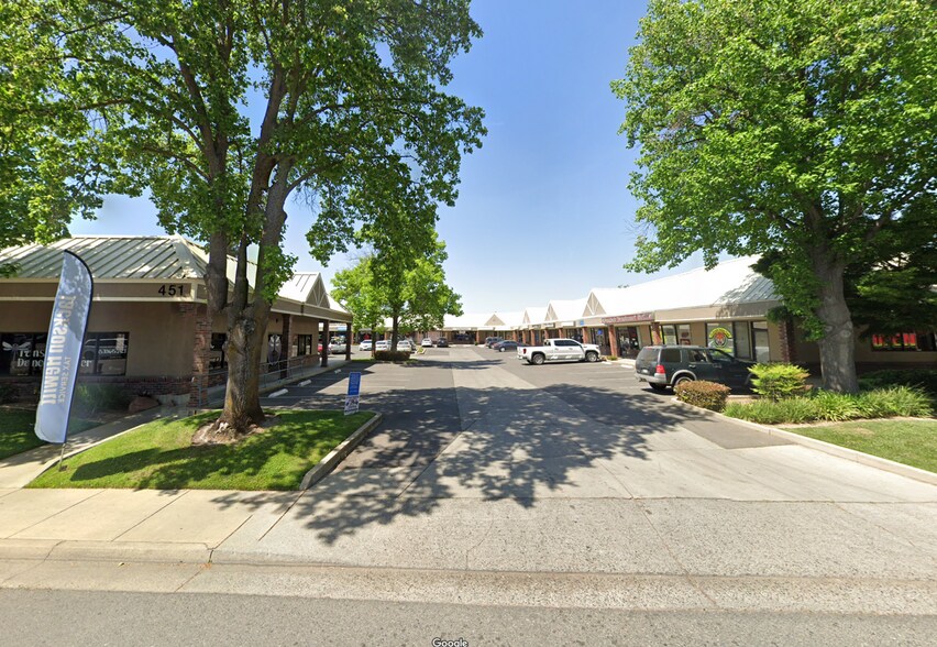 1747 Live Oak Blvd, Yuba City, CA à vendre - Photo du bâtiment - Image 2 de 10