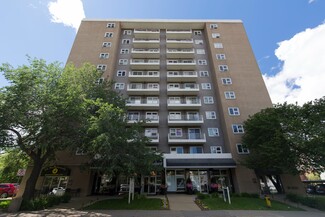 Plus de détails pour 10040 116th St NW, Edmonton, AB - Vente au détail à louer