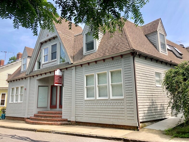 15 Old Beach Rd, Newport, RI for sale - Building Photo - Image 3 of 7