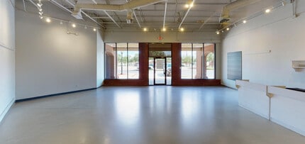 4204-4210 82nd St, Lubbock, TX for lease Interior Photo- Image 1 of 4