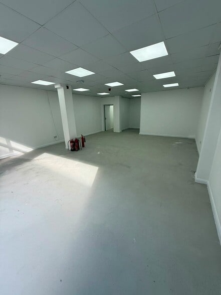 26 Princes St, Stockport for lease - Building Photo - Image 2 of 4