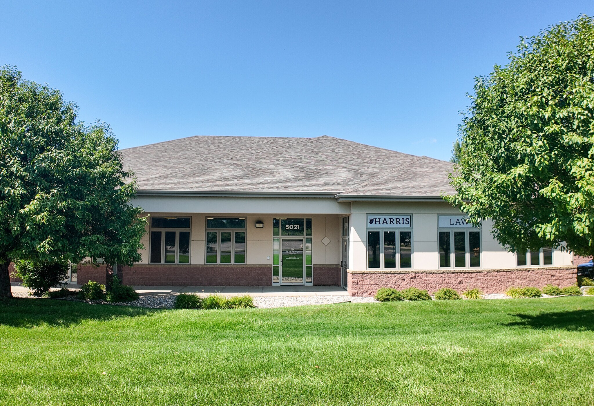 5019-5023 S Bur Oak Pl, Sioux Falls, SD à louer Photo du bâtiment- Image 1 de 11