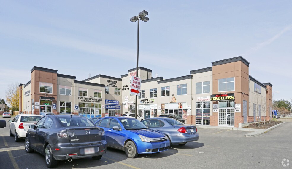 4271 23rd Ave NW, Edmonton, AB à vendre - Photo du bâtiment - Image 3 de 7