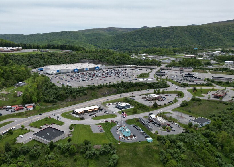 685 Commonwealth Dr, Norton, VA à vendre - Photo du bâtiment - Image 2 de 4