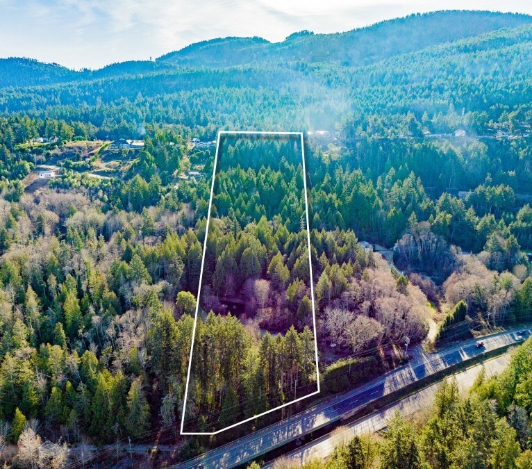 8293 Island Hwy N, Lantzville, BC for sale Primary Photo- Image 1 of 2