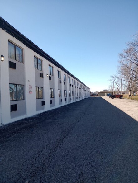 2501 52nd Ave, Moline, IL à vendre - Photo du bâtiment - Image 3 de 26