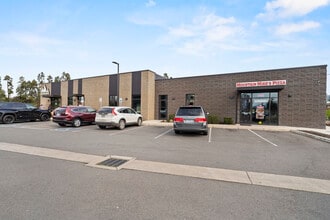 722 W Harvard Ave, Roseburg, OR for lease Interior Photo- Image 2 of 13