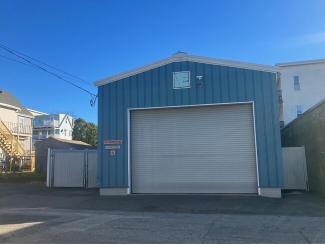 More details for 17 Meadow St, Salem, MA - Retail for Sale