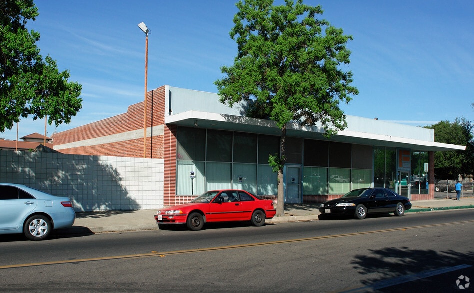 947 R St, Fresno, CA for lease - Primary Photo - Image 1 of 2