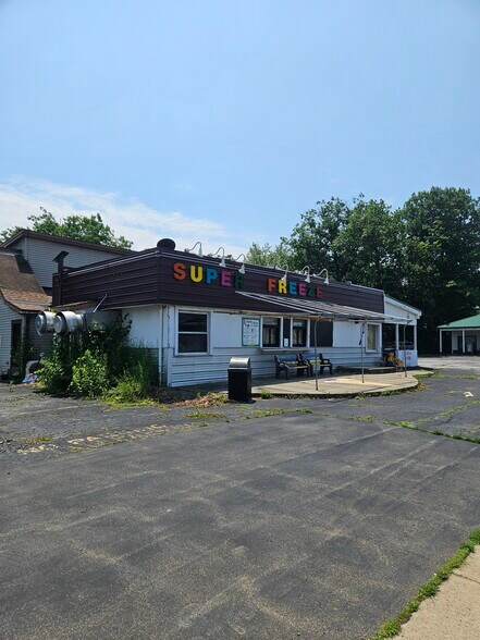 6865 Erie Rd, Derby, NY à vendre - Photo du bâtiment - Image 2 de 32
