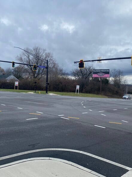 4573 Old Troy, Dayton, OH à vendre - Photo du bâtiment - Image 2 de 6