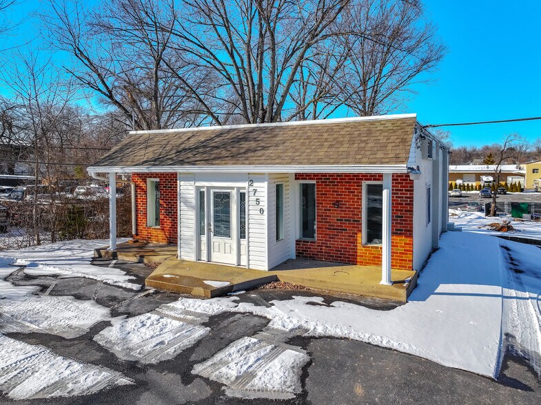 2750 Trenton Rd, Levittown, PA à louer - Photo du bâtiment - Image 2 de 10