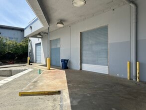 1201 N 96th St, Seattle, WA à louer Photo du bâtiment- Image 2 de 7