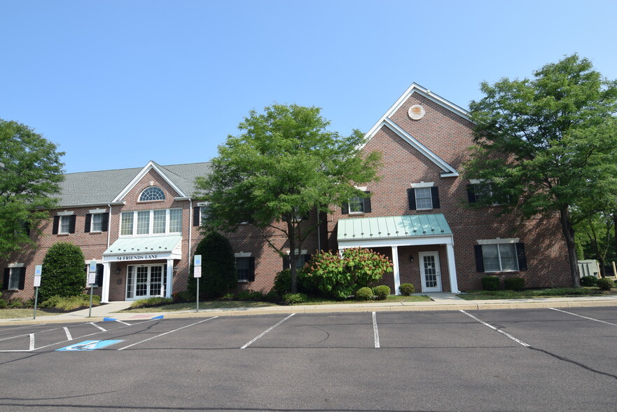 54 Friends Ln, Newtown, PA for lease - Building Photo - Image 3 of 10