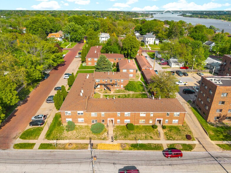 1203 E 11th St, Davenport, IA à vendre - Photo du bâtiment - Image 2 de 24