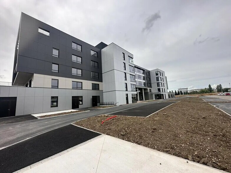 Office in Strasbourg for lease - Building Photo - Image 2 of 11