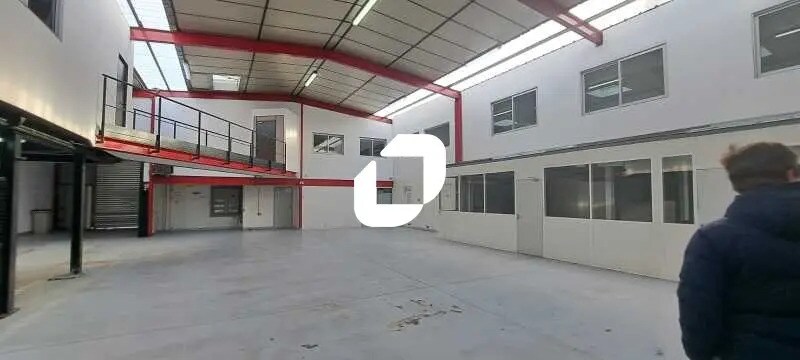 Flex dans Bobigny à louer - Photo du bâtiment - Image 3 de 11