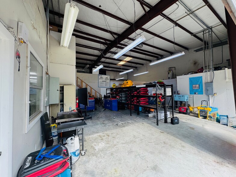 2210 Corporate Square Blvd, Jacksonville, FL à vendre - Photo du bâtiment - Image 3 de 5