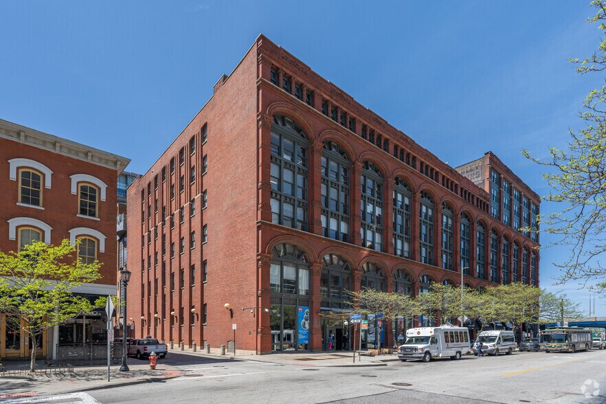 1220 W 6th St, Cleveland, OH à louer - Photo du bâtiment - Image 2 de 3