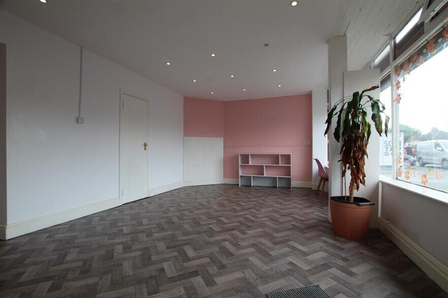 9 Park Av, Redcar for lease - Building Photo - Image 2 of 7