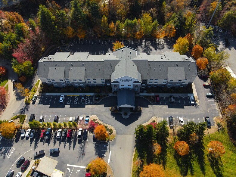 REDUCED: Three (3) Ltd-Service NC Hotels portefeuille de 3 propriétés à vendre sur LoopNet.ca - Photo du bâtiment - Image 2 de 43